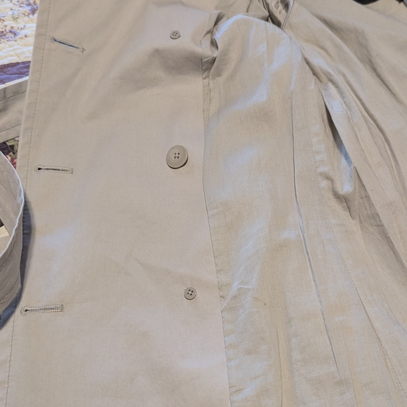 Banana Republic Beige Trench Coat - Picture 6 of 8
